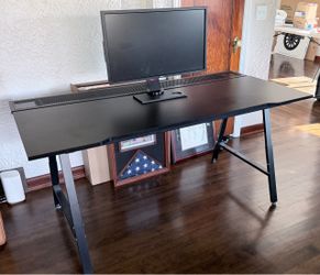 Black gaming desk