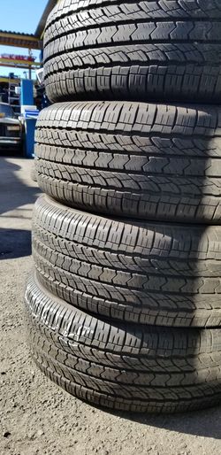 Vendo 4 Llantas Usadas 235 65 18 Toyo 98 Devida 