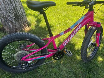 Specialized riprock!!20kids  mountain bike  like new  only been  use a few times !!