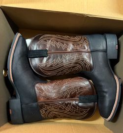 Ariat Men’s Cowboy Boots – Size 12 – Like New – Black & Brown Leather