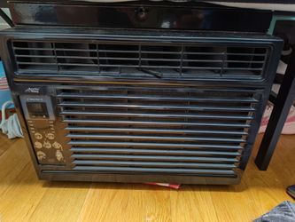 Arctic King 5,000 BTU window air conditioner
