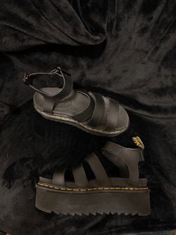 Dr Martens - WOMEN'S BLAIRE HYDRO LEATHER PLATFORM STRAP SANDALS BLACK