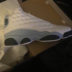 Jordan 13’s White And Sky Blue Size 5 Youth. 