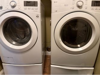 Washer and dryer set