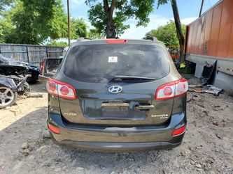 2010 HYUNDAI SANTA FE FOR PARTS ONLY