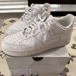 Men’s Nike Air Force 1 Size 9.5