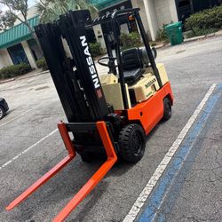 Nissan Forklift 5000 LBS