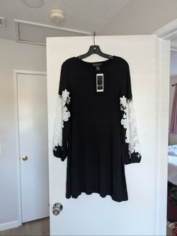 NWT Black and White Floral Sleeve Dress