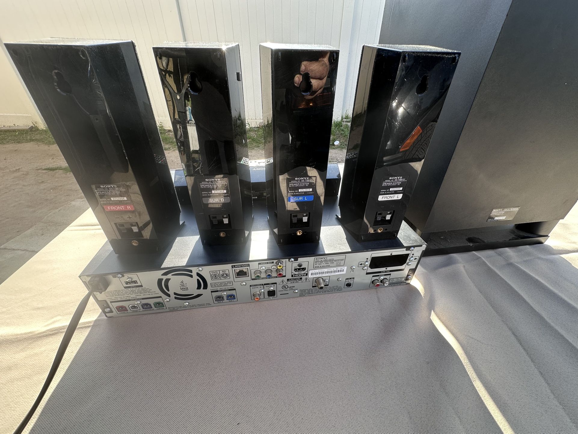 SONY BLU RAY PLAYER SURROUND SOUND WITH SUBWOOFER (B)