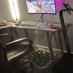 Samsung Odyssey G7 32” Curved Gaming Monitor – Great Condition