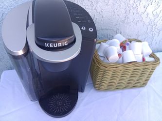 Keurig Single Serve Coffee Maker + K-Cups lot 009