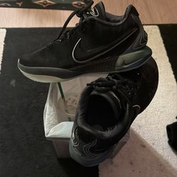Nike Basketball shoes - size 10.5