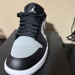 Air Jordan 1 low light smoke grey