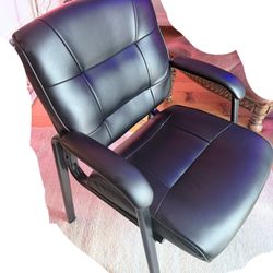 Like-New Black Office / Guest Chairs – Modern Look – Sturdy Metal Frame
