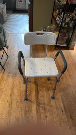 Medline Shower Chair Seat with Padded Armrests and Back | Heavy Duty Shower Chair for Bathtub
