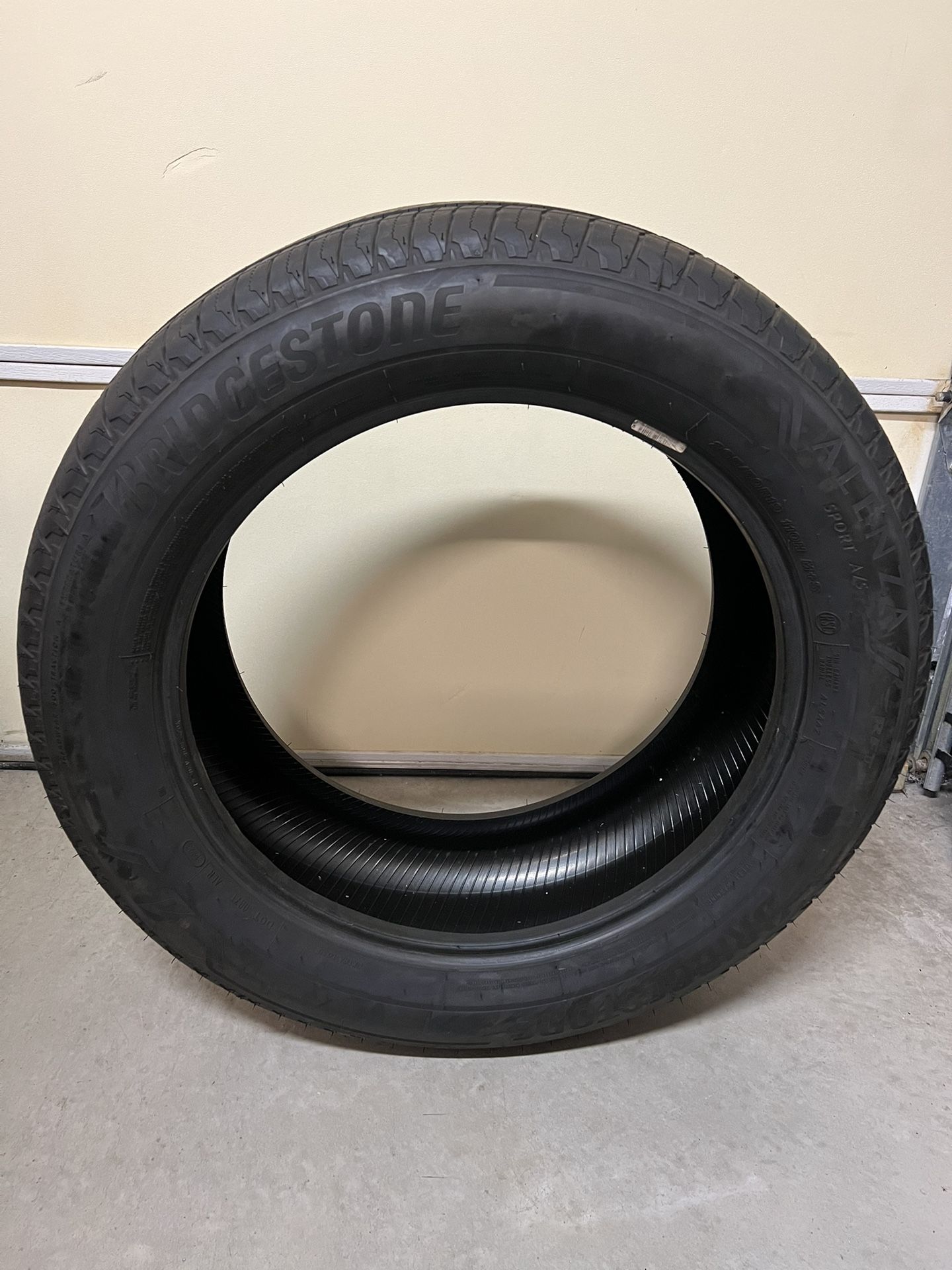 Bridgestone Tire 265/5OR19