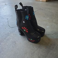 Black Flower Decorated Boots Platforms Size 5