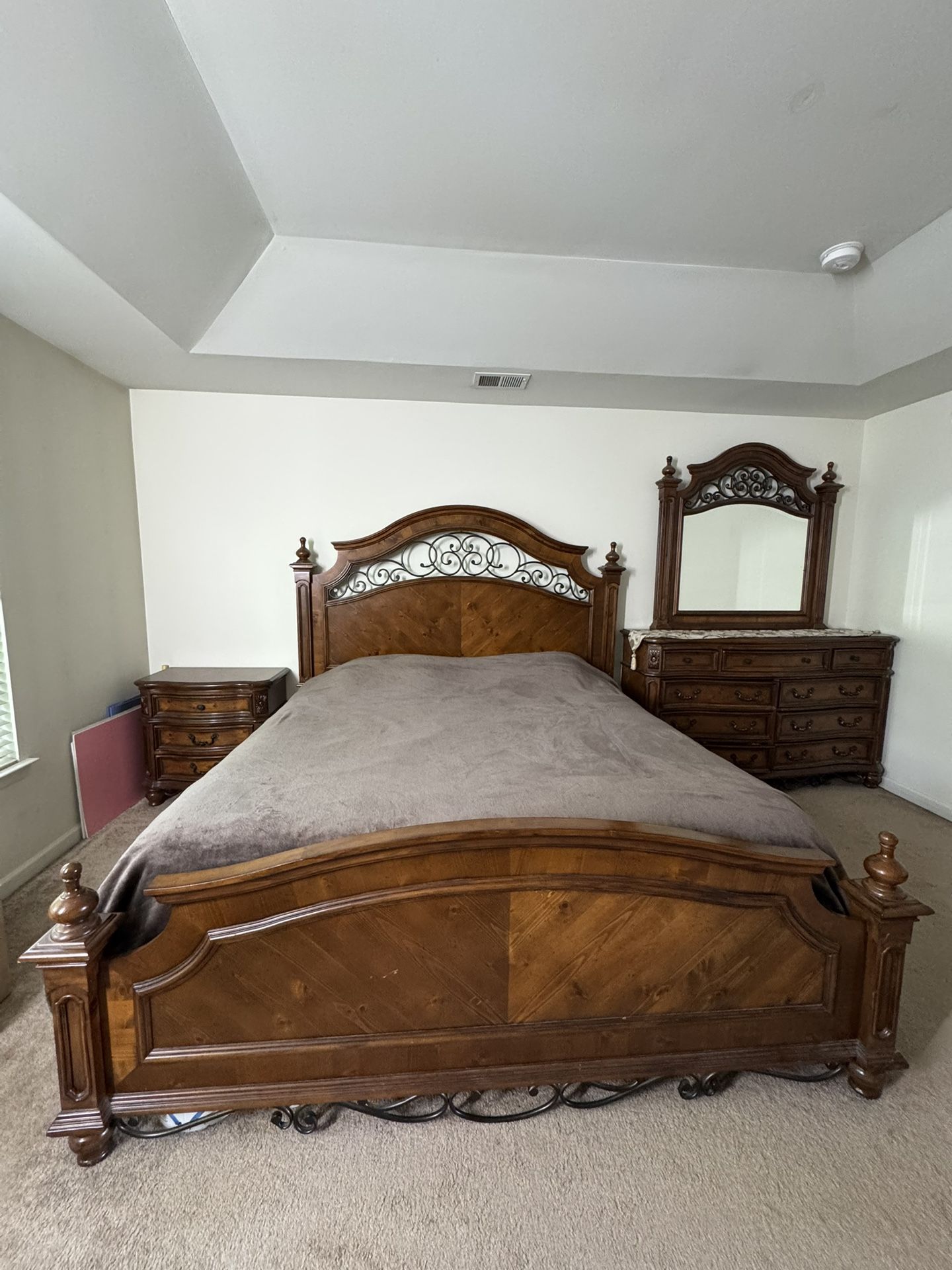 King Bedroom Set