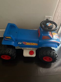 Hot Wheels ride-on car