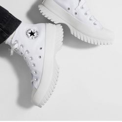 Converse  Chuck Leather In Excellent Condition 