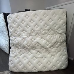 Nolah Evolution King Mattress