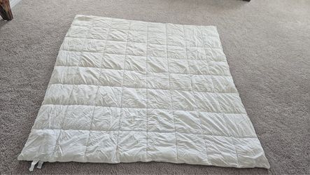 Martha Stuart - down comforter -350 tread count