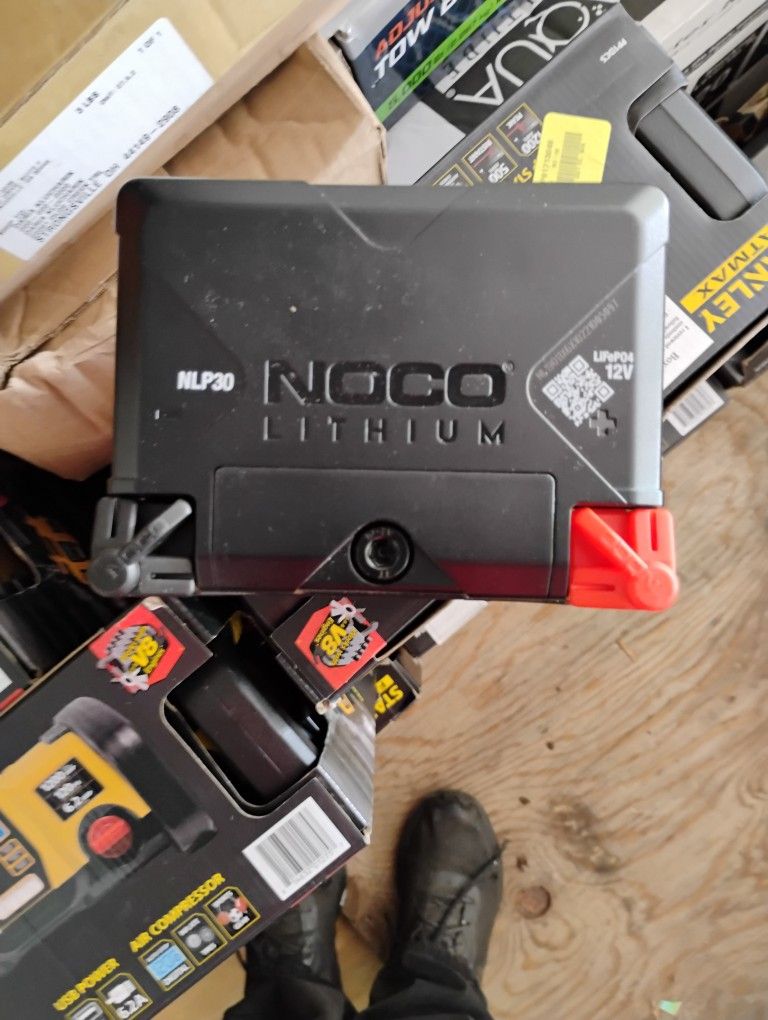 Brand New Noco Lithium Battery 12V 700A