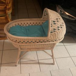 Baby Bassinet  Great Discount 