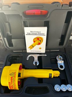 Voltage detector
