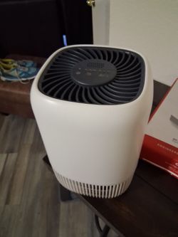 White Compact Air Purifier