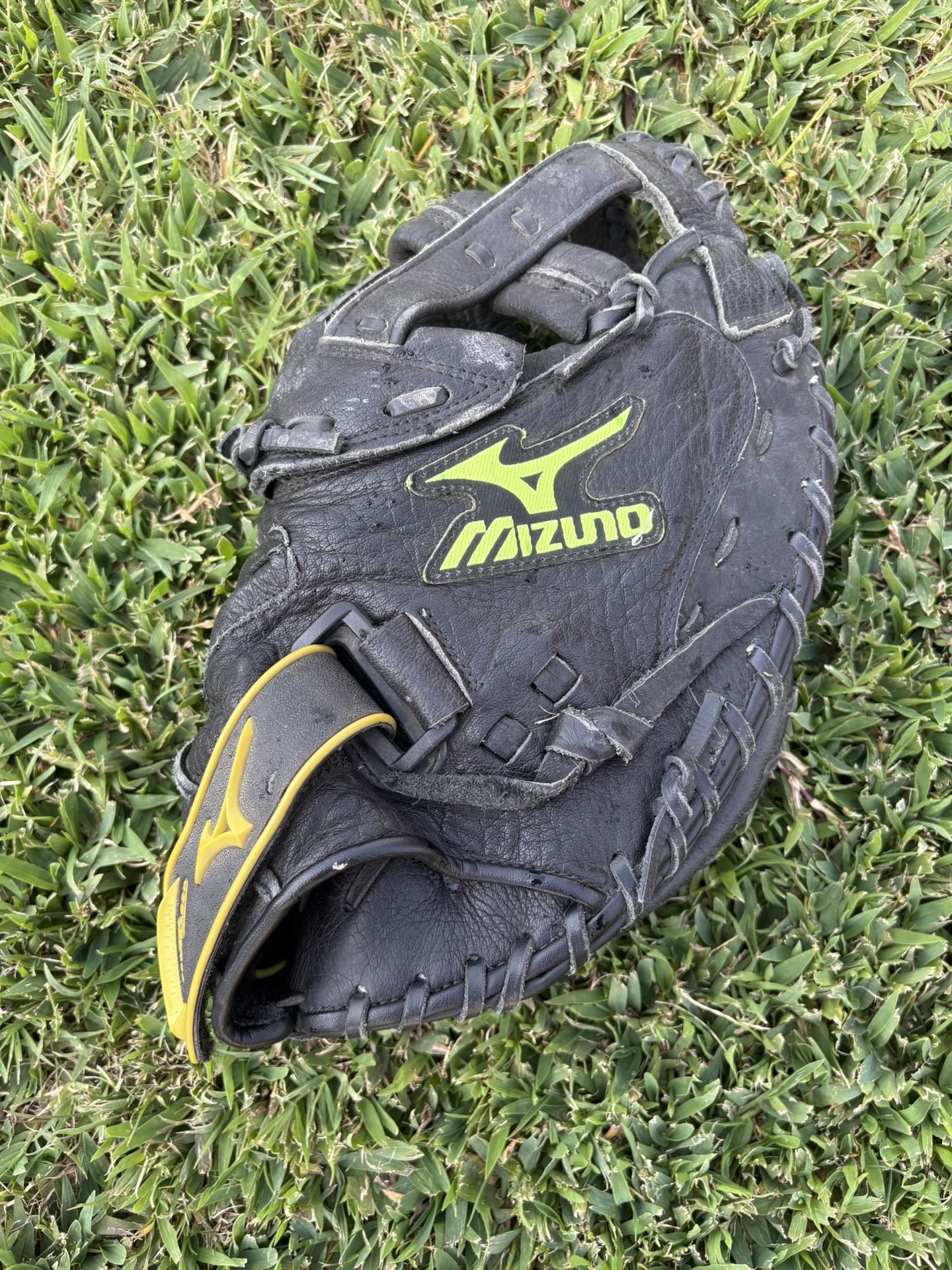 Mizuno First Baseman Softball Glove GXS 92D2 Right Hand