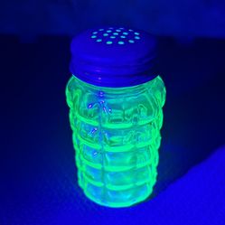Antique HAZEL ATLAS 1930's Green Vaseline Uranium Glass Salt Shaker