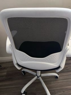 For sale chair 🪑 available on Lynwood is ready for pick up