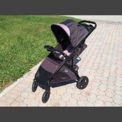 BABY STROLLER LIGHTWEIGHT FOLDABLE EUC BABY TREND