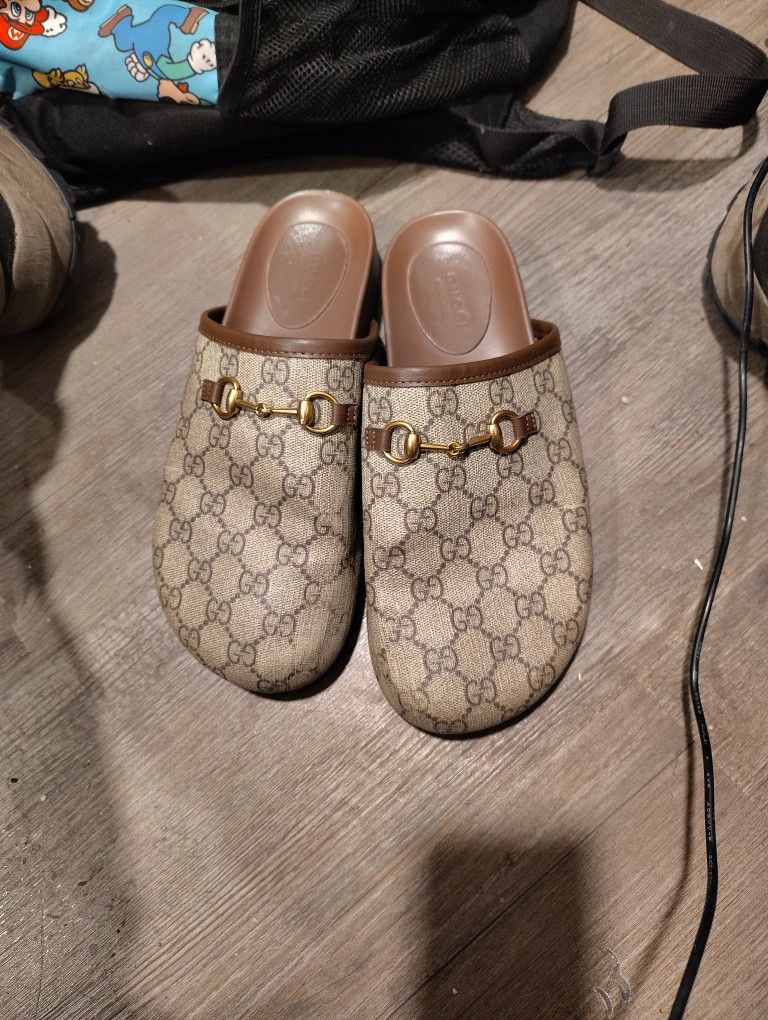 GUCCI HORSEBIT SLIPPERS ***LIGHTLY WORN***