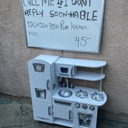 Play Kitchen 