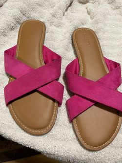 Old Navy fuchsia sandals size 9