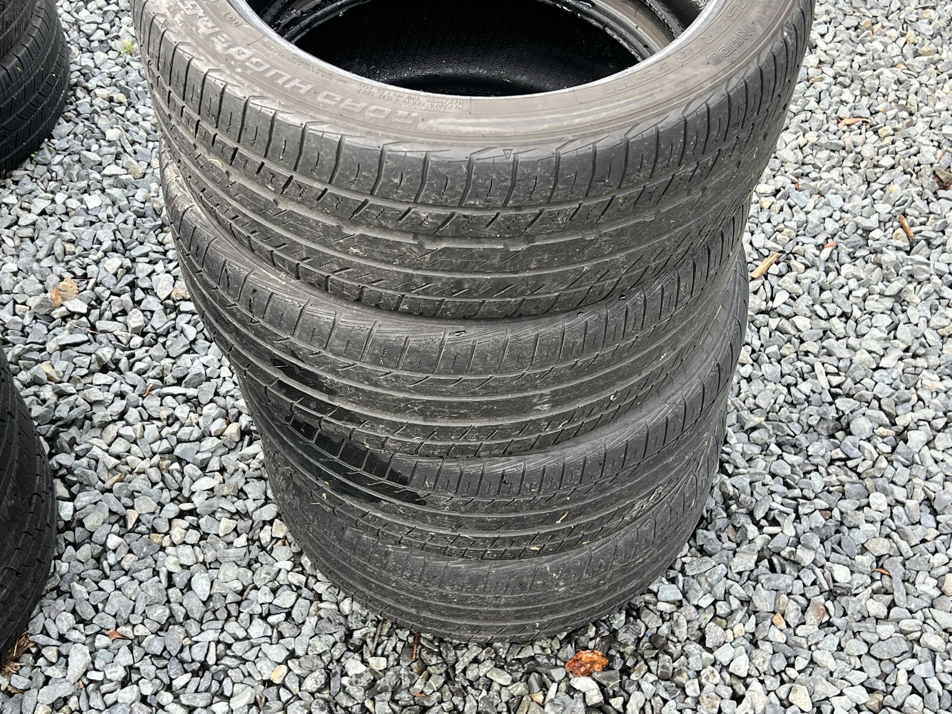 225 45 18 ROAD HUGGER GT ULTRA Set Of 4