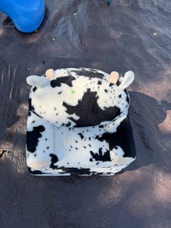 KIDS COW FOLD-OUT CHAIR / LOUNGER — $10 🐄