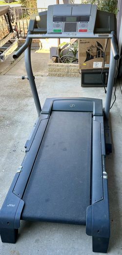“NordicTrack” Incline Treadmill