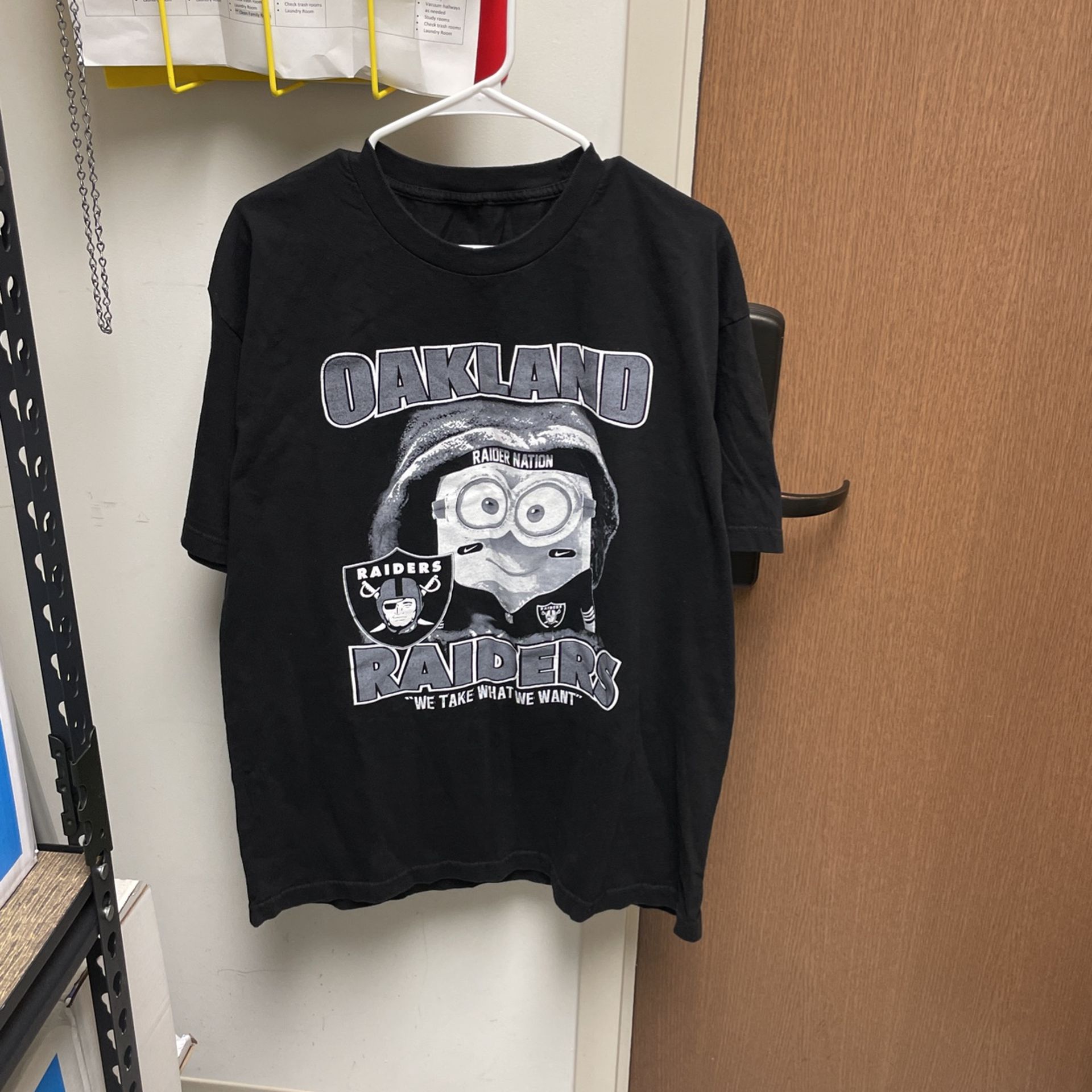 Size XL. Vintage Oakland Raiders T-shirt