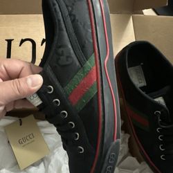 Gucci Cavas Tennis Shoes