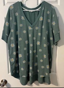 Q1X Woman's Jane & Delancey V Neck Green Floral Short Sleeve Shirt