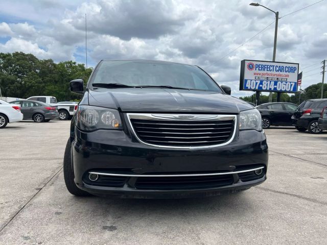 2015 Chrysler Town & Country