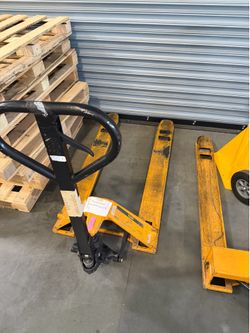 Pallet jacks