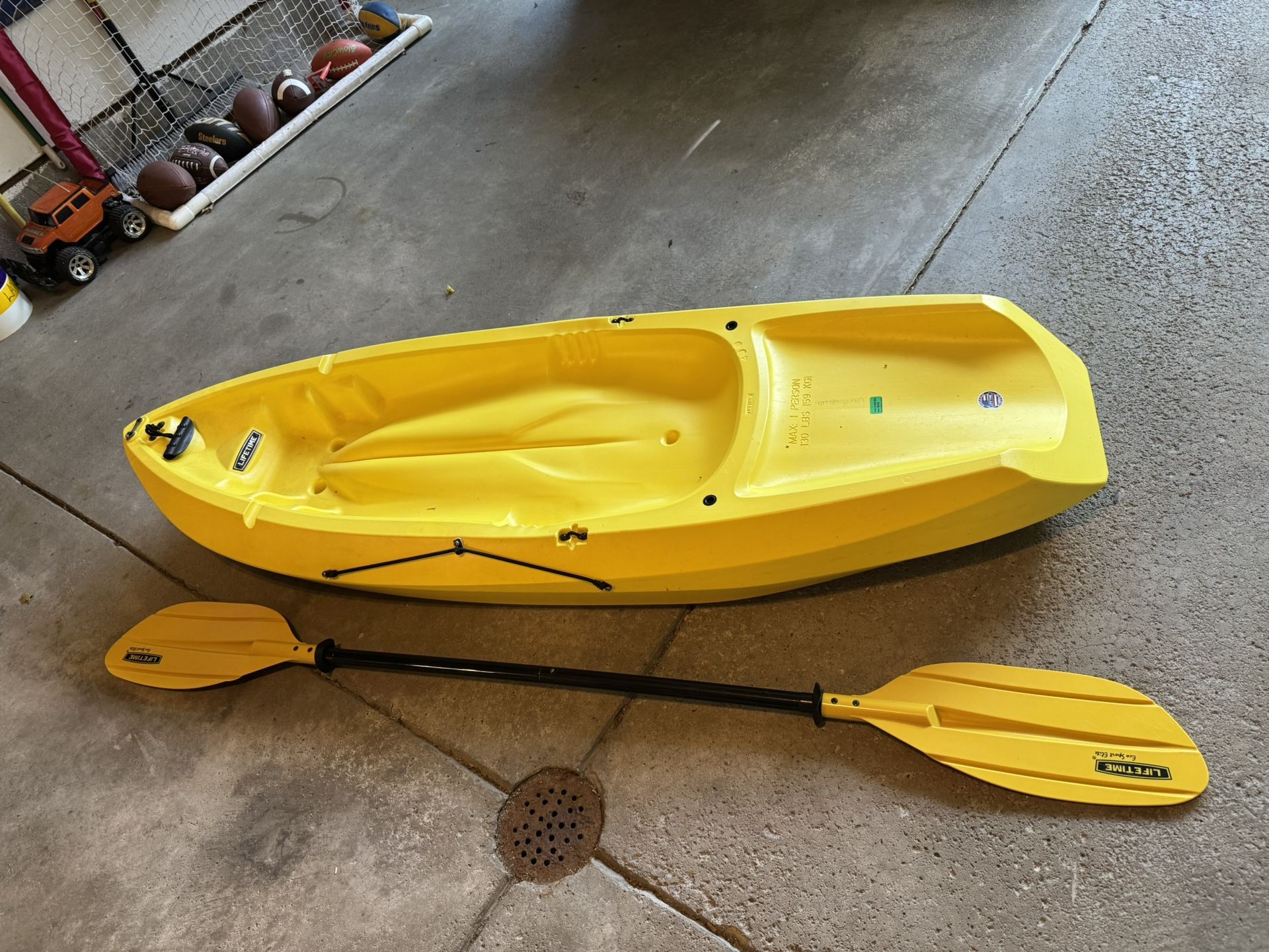 Lifetime Wave 6 Ft. Youth Kayak (Paddle Included)