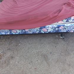 Queen 👑 Size Bed 