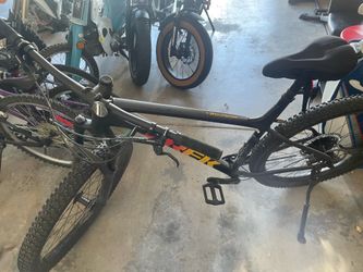 Trek Roscoe 8 mountain bike