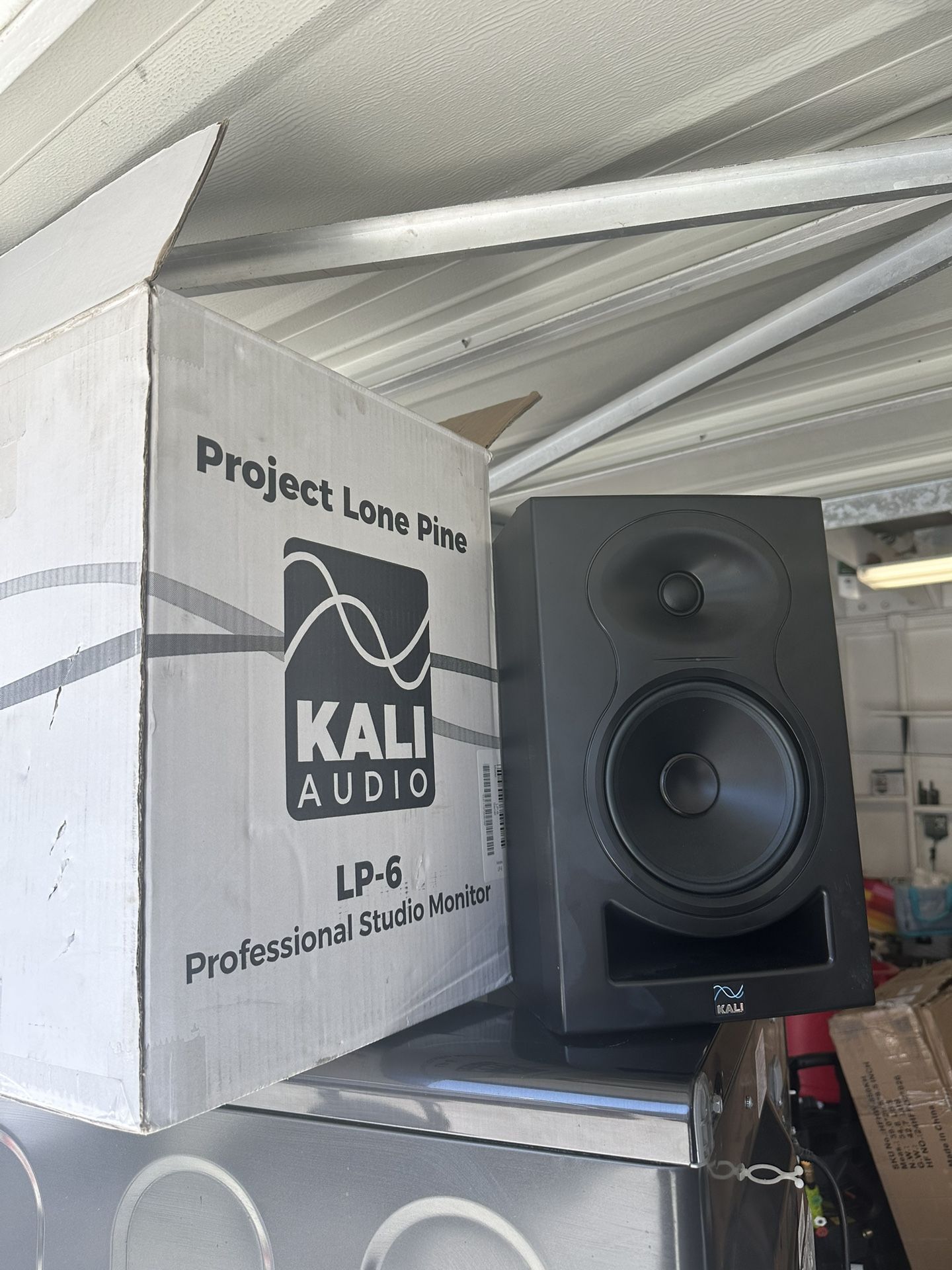 2 LP-6 Kali Audio Speakers