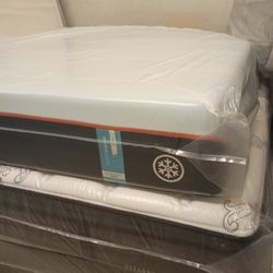 🔥🔥🔥 $1,499 Eastern King Tempur-pedic Luxebreze Coolmax Firm 13 " $1,499 🔥🔥🔥